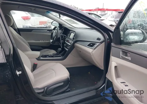 2018 Hyundai Sonata Eco z USA, uszkodzony, nr VIN 5NPE24AA3JH673948